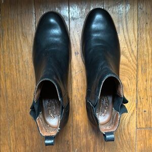 Kork-Ease Black Ankle Boots Sleek Leather Design